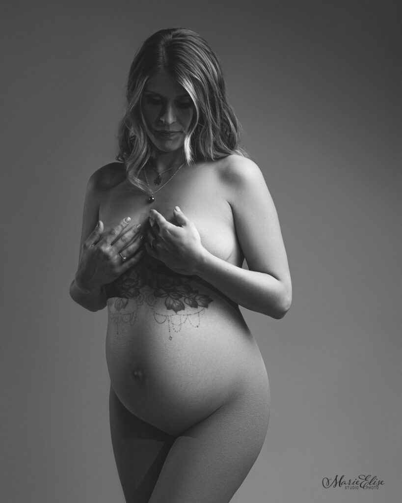 Photographe nu artistique femme enceinte - Lausanne Morges