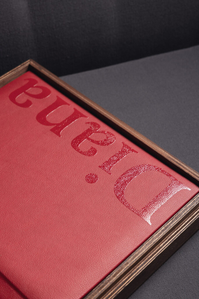 Album posé dans le coffret